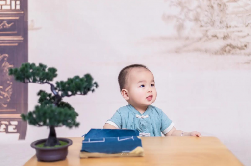 淮南宝宝眼屎多是什么原因